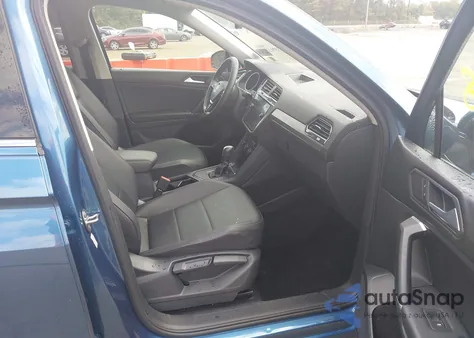 2020 Volkswagen Tiguan 2.0T Se/2.0T Se R-Line Black/2.0T Sel z USA, uszkodzony, nr VIN 3VV3B7AX6LM129522